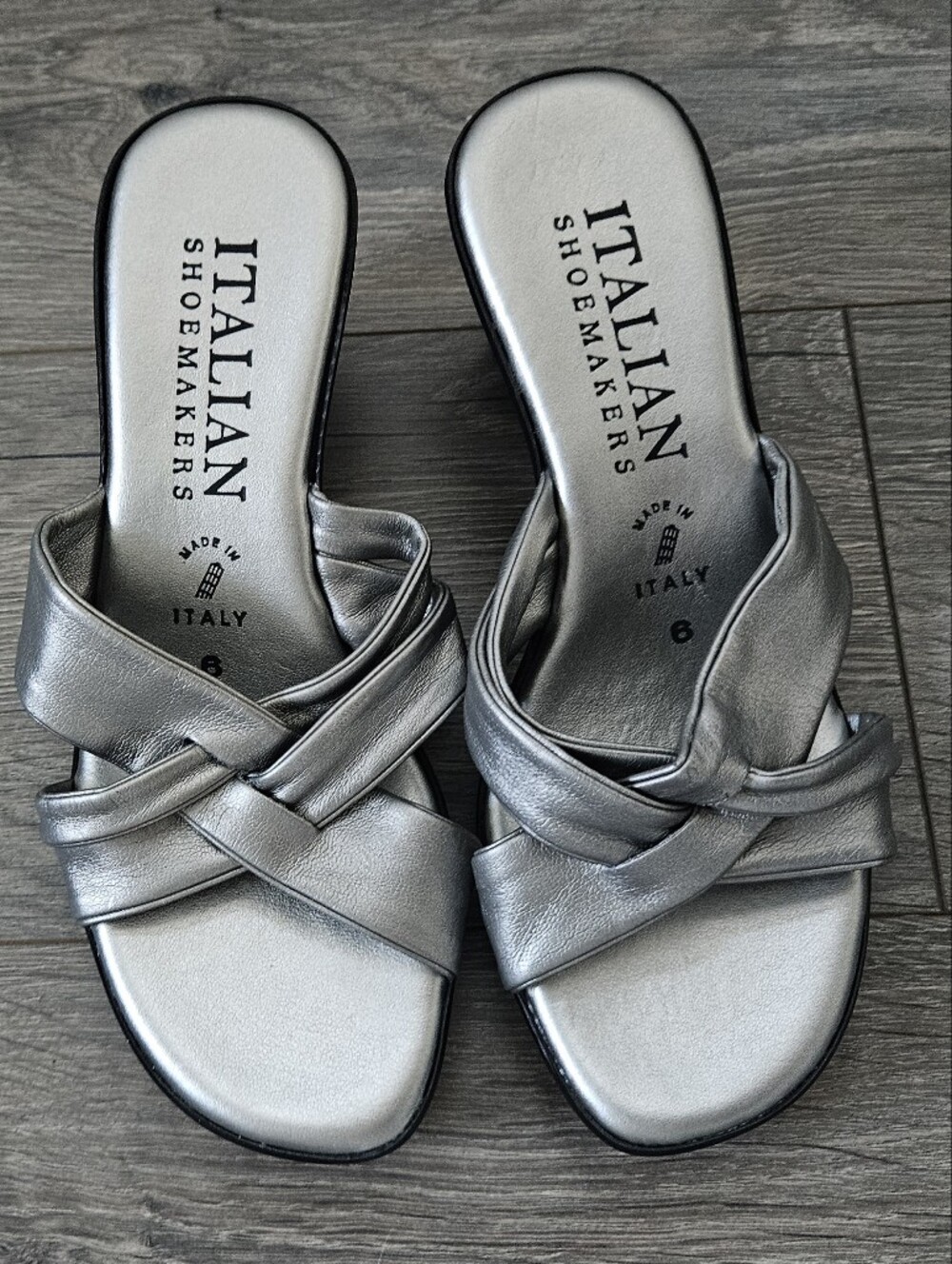 Metallic Silver Open Wedge 2 3/4" Heel Sandal Size 6  Italian Shoemakers Italy
